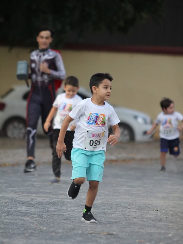 Foto Holi Kids 10