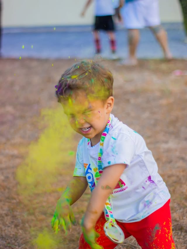 Foto Holi Kids 8